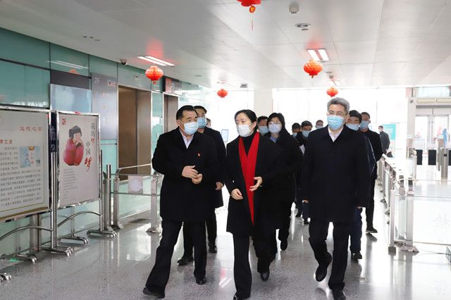 市領導至車站走訪慰問和疫情防控、保供應保安全保暢通工作督查